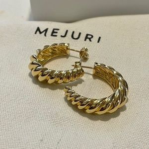 Mejuri Large Croissant Dome earrings